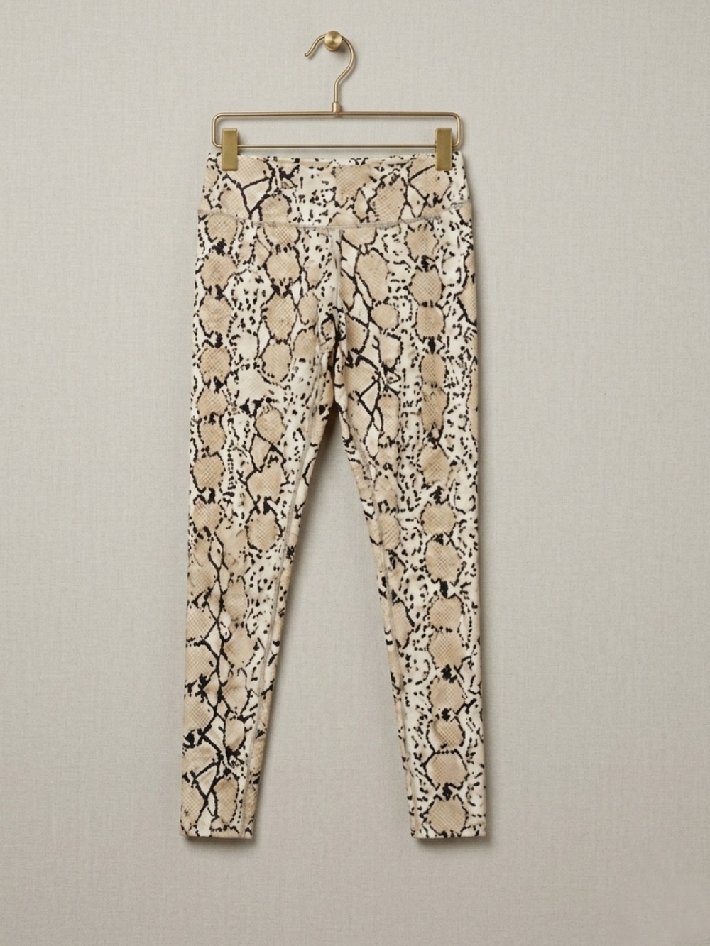 AllFenix White Python Snakeskin Pilates Set - Bra L / Leggings S - Picture 2 of 11